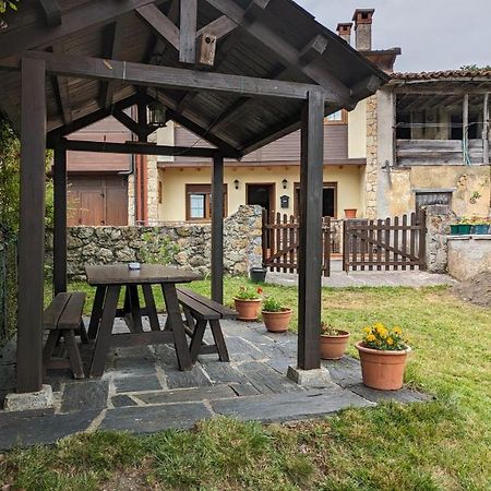 Casa Luisa Biedes, Pilona Villa Infiesto Bagian luar foto