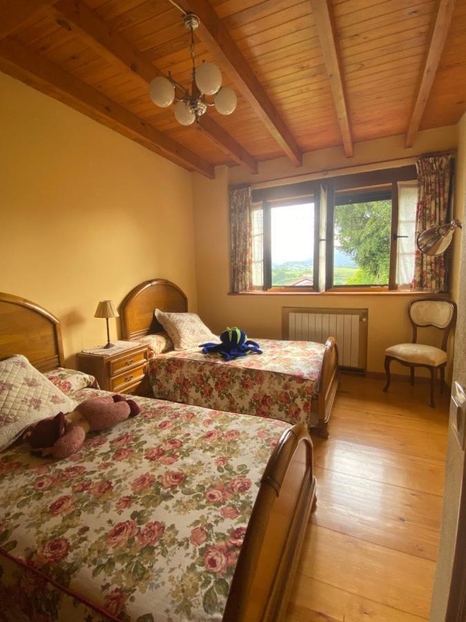 Casa Luisa Biedes, Pilona Villa Infiesto Bagian luar foto