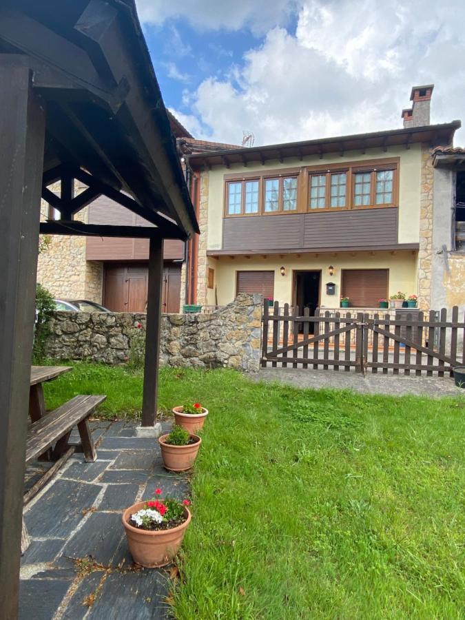 Casa Luisa Biedes, Pilona Villa Infiesto Bagian luar foto