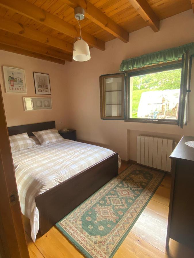 Casa Luisa Biedes, Pilona Villa Infiesto Bagian luar foto