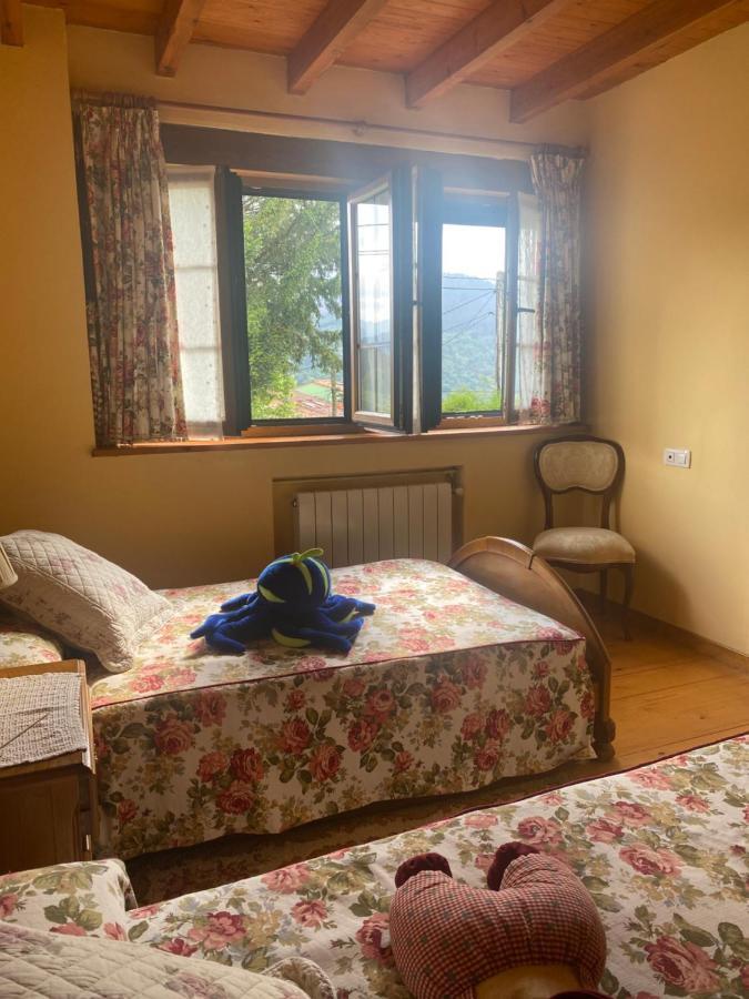 Casa Luisa Biedes, Pilona Villa Infiesto Bagian luar foto