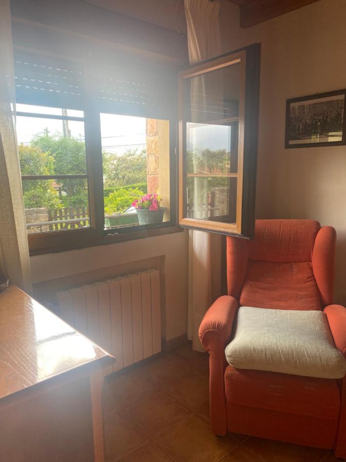 Casa Luisa Biedes, Pilona Villa Infiesto Bagian luar foto
