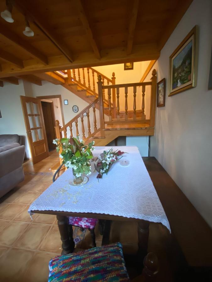 Casa Luisa Biedes, Pilona Villa Infiesto Bagian luar foto