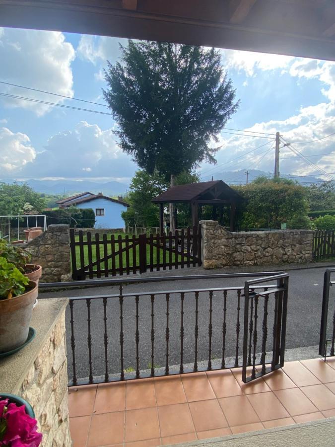 Casa Luisa Biedes, Pilona Villa Infiesto Bagian luar foto