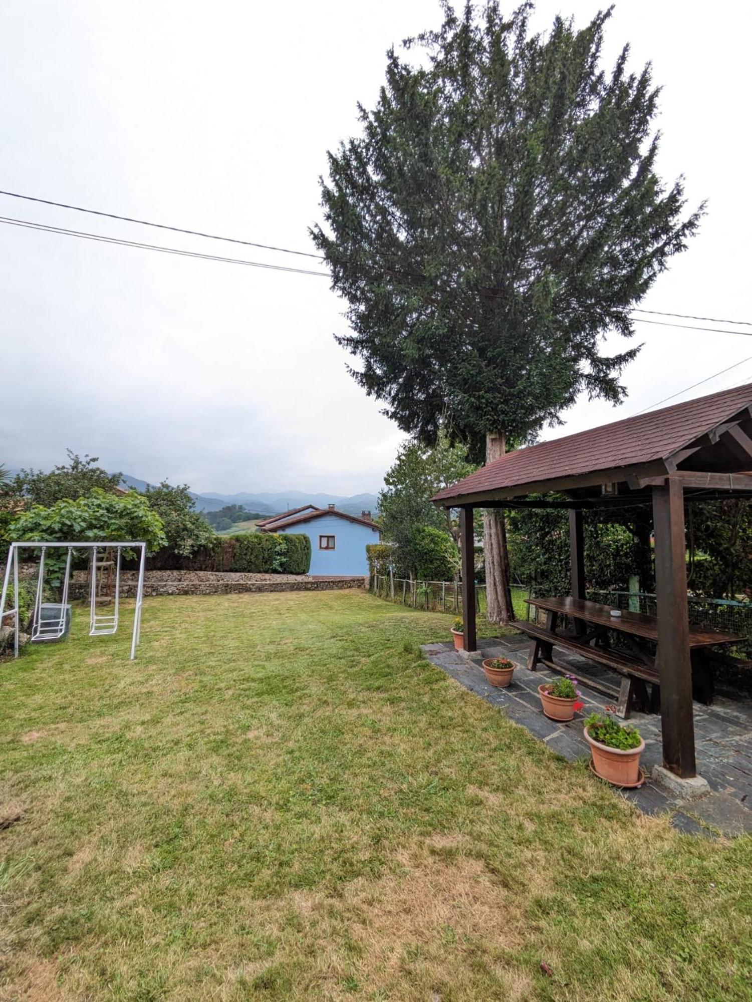 Casa Luisa Biedes, Pilona Villa Infiesto Bagian luar foto
